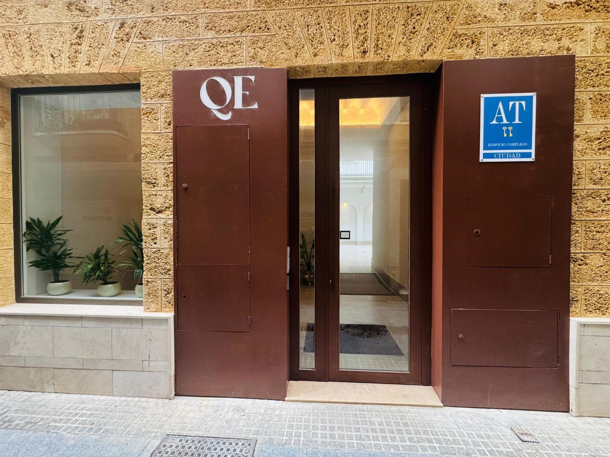 Qe Apartments Cadiz Bagian luar foto